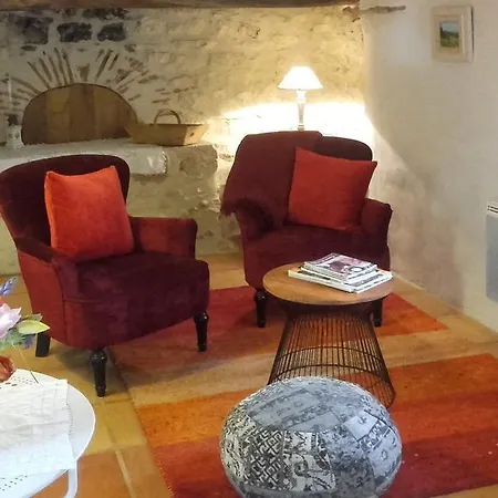 Chambres D'hotes Coulou Bed & Breakfast *